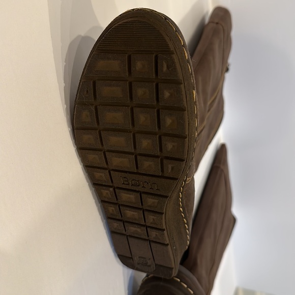 Born Brandenburg women’s boots. Sahara distressed leather. Size 7.5. - Picture 4 of 12